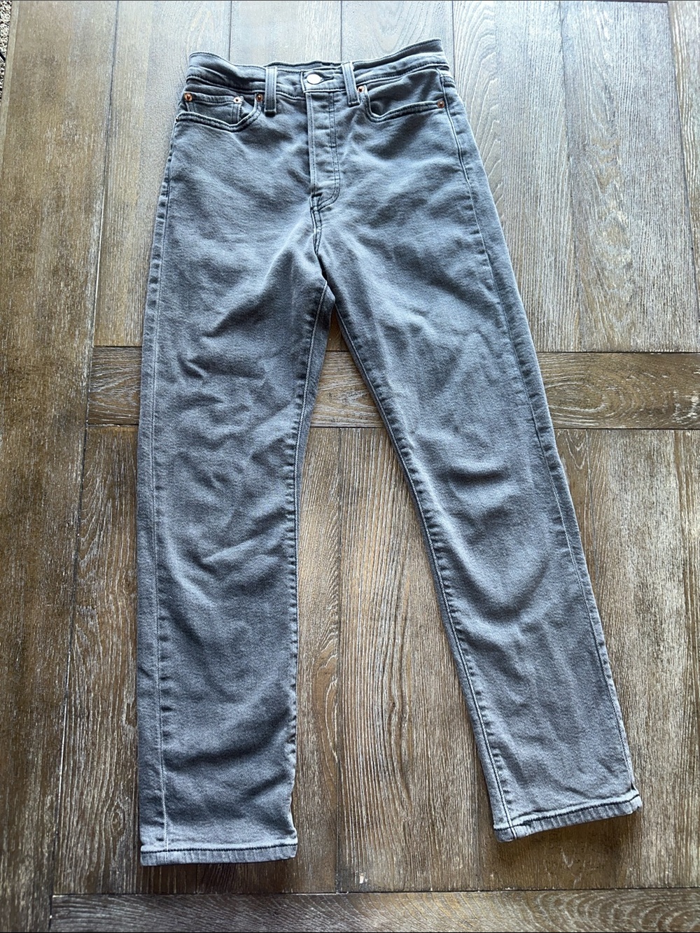 Levi's Wedgie Straight-Leg ankle Jeans in Grey Wash 27x27”